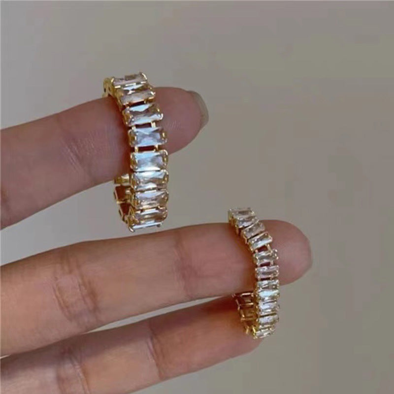 Damen Glänzendes Armband mit eleganten Steinbesatz Shop Nory