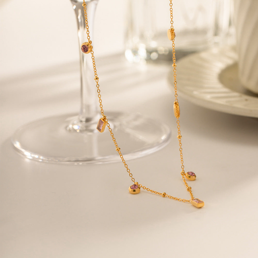 Damen Halskette mit funkelnden Zirkonia-Elementen und elegantem Design Shop Nory
