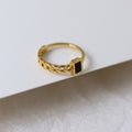 Damen Statement-Ring mit strukturierter Kette und schwarzem Anhänger Shop Nory