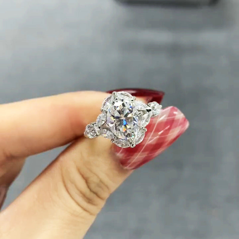 Damen eleganter Verlobungsring mit funkelndem Zirkonia und filigranem Design Shop Nory