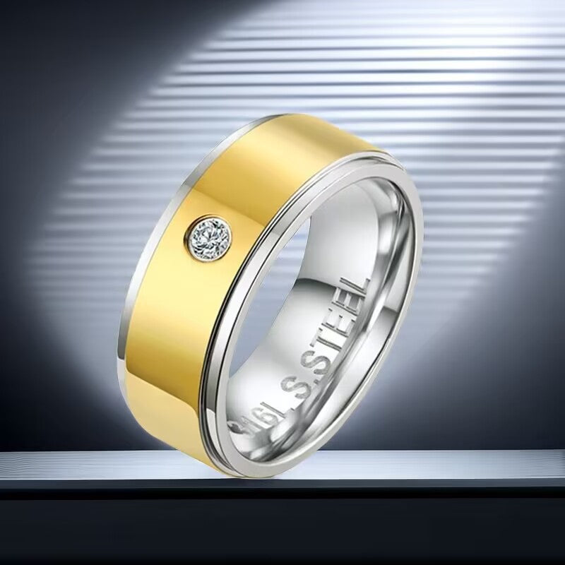 Herren Ring mit hochwertiger Edelstahl- und Goldakzentoberfläche sowie funkelndem Zirkonia-Shop Nory