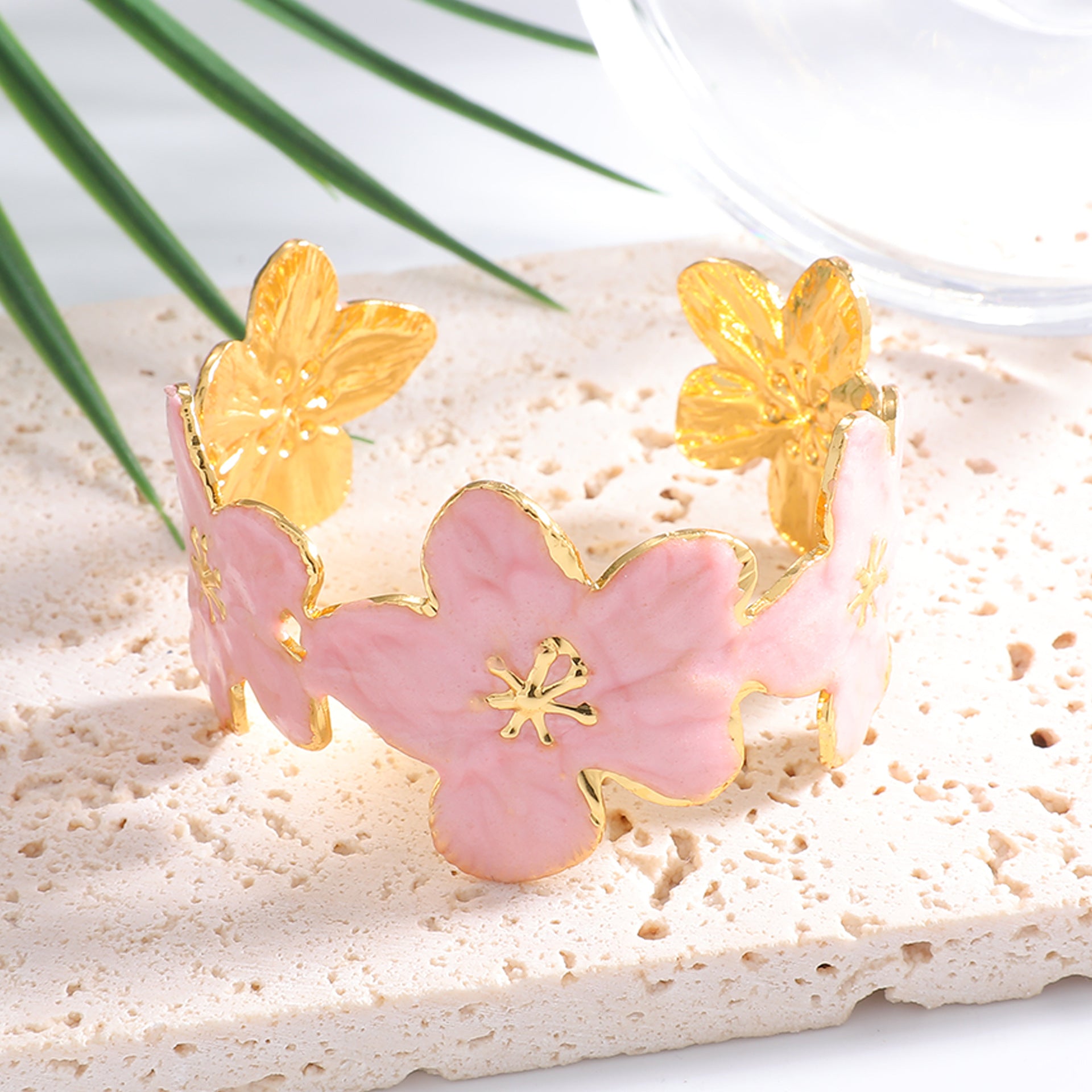 Damen Armreif mit floralen Motiven Shop Nory