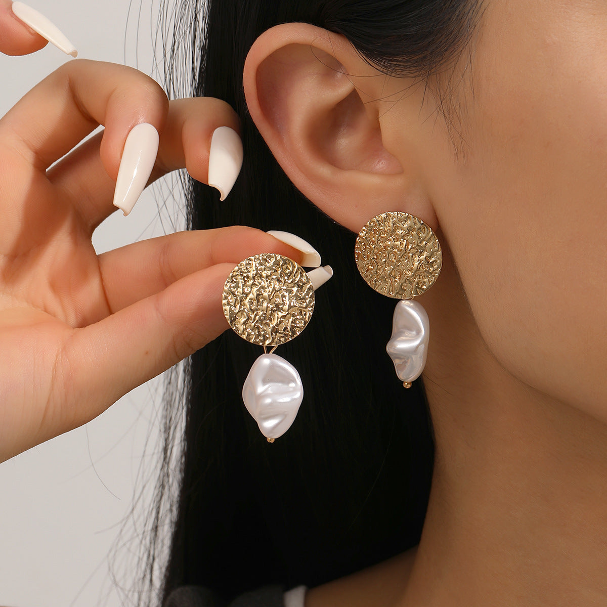 Damen Ohrringe mit elegantem Schmetterlingsanhänger Shop Nory