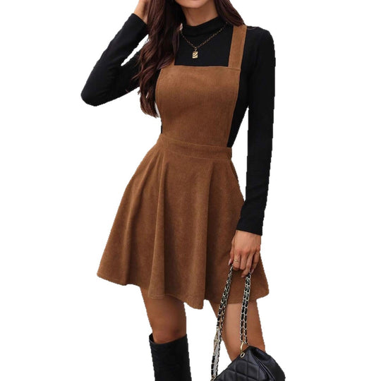 Damen Kurzer ausgestellter Latzrock aus Cord mit eckiger Latzpartie Shop Nory