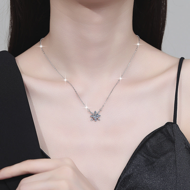 Damen Halskette im filigranen Schneeflocken-Design mit funkelnden Kristallen Shop Nory
