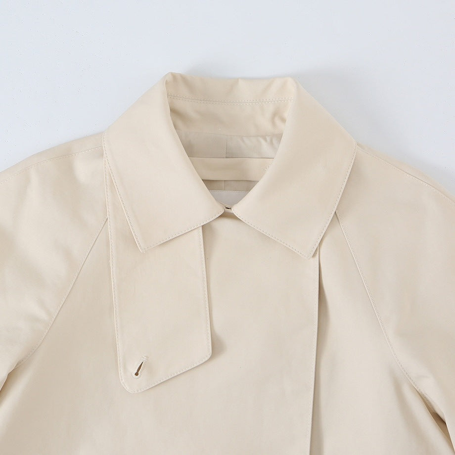 Damen Kurz geschnittene Trenchjacke mit asymmetrischer Knopfleiste und Hemdkragen Shop Nory