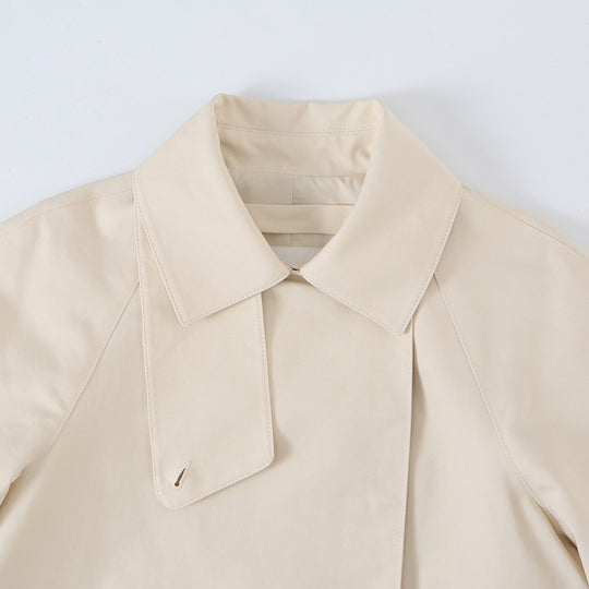 Damen Kurz geschnittene Trenchjacke mit asymmetrischer Knopfleiste und Hemdkragen Shop Nory