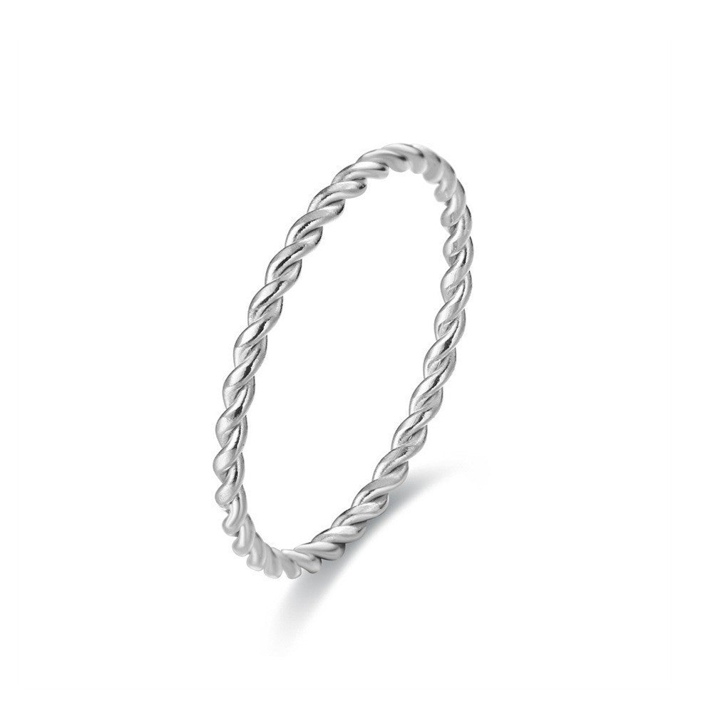Damen Ring mit elegantem, gedrehtem Design aus hochwertigem Edelstahl Shop Nory