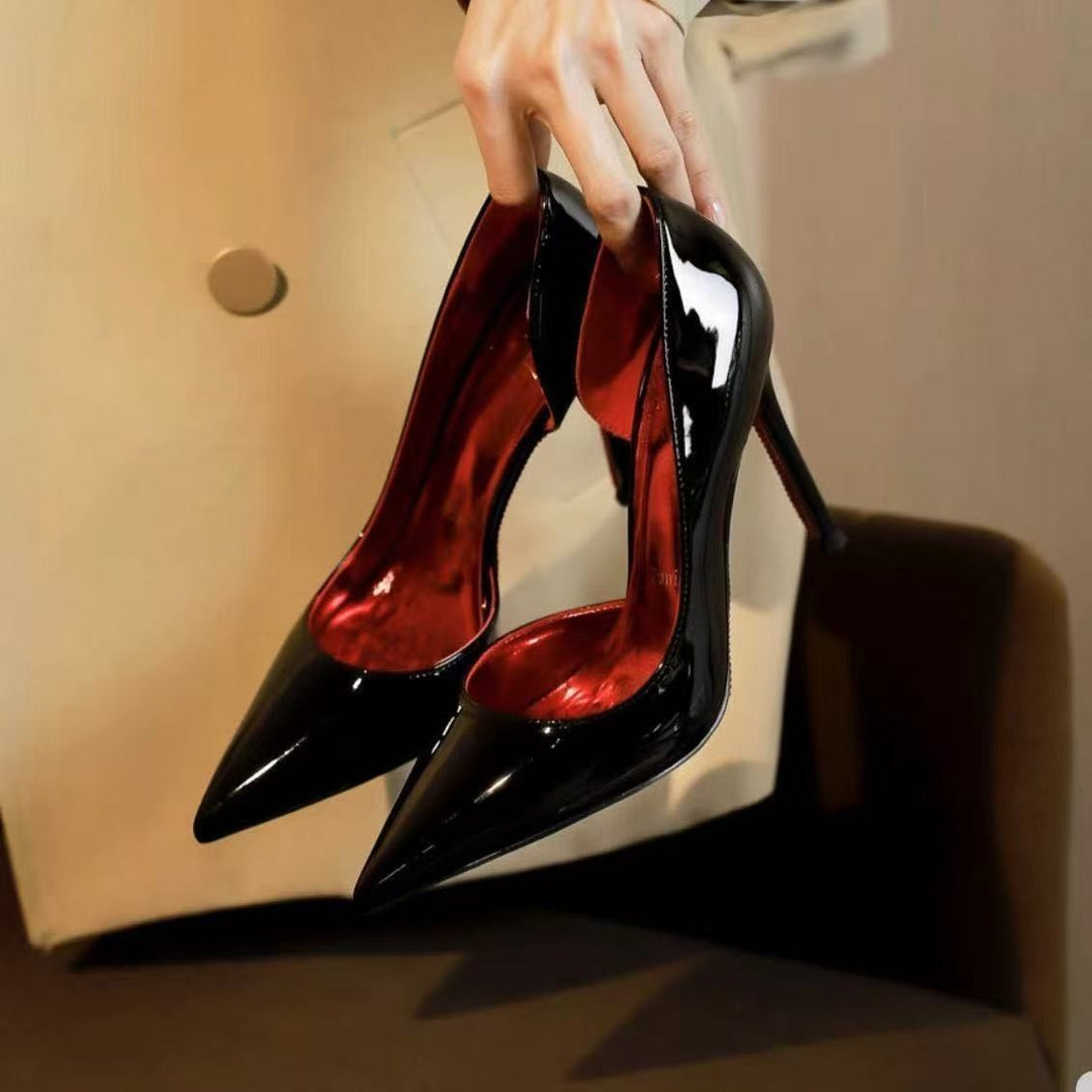 Damen Spitz zulaufende High-Heels in Lackoptik mit schmalem Stiletto und kontrastierender Glanzsohle Shop Nory