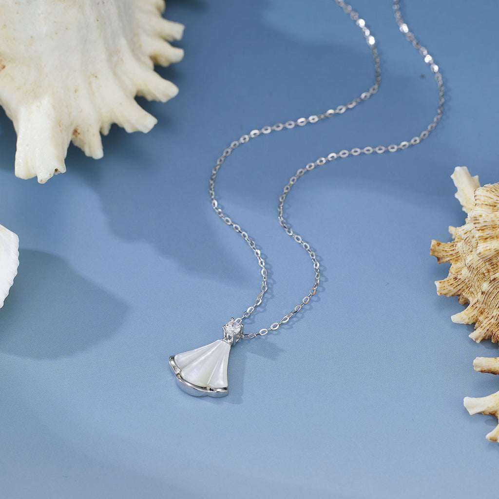 Damen elegante Halskette mit Muschel-Anhänger und funkelndem Zirkonia Shop Nory