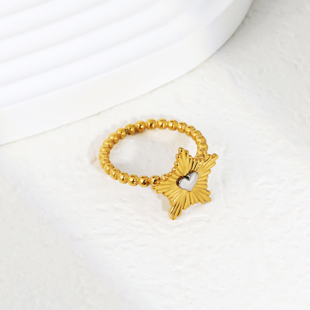 Damen Ring mit herzförmigem Anhänger und eleganter Zierde Shop Nory