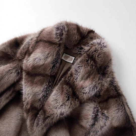 Damen Luxuriöser Oversize-Kunstpelzmantel mit Kapuze und satiniertem Futter Shop Nory