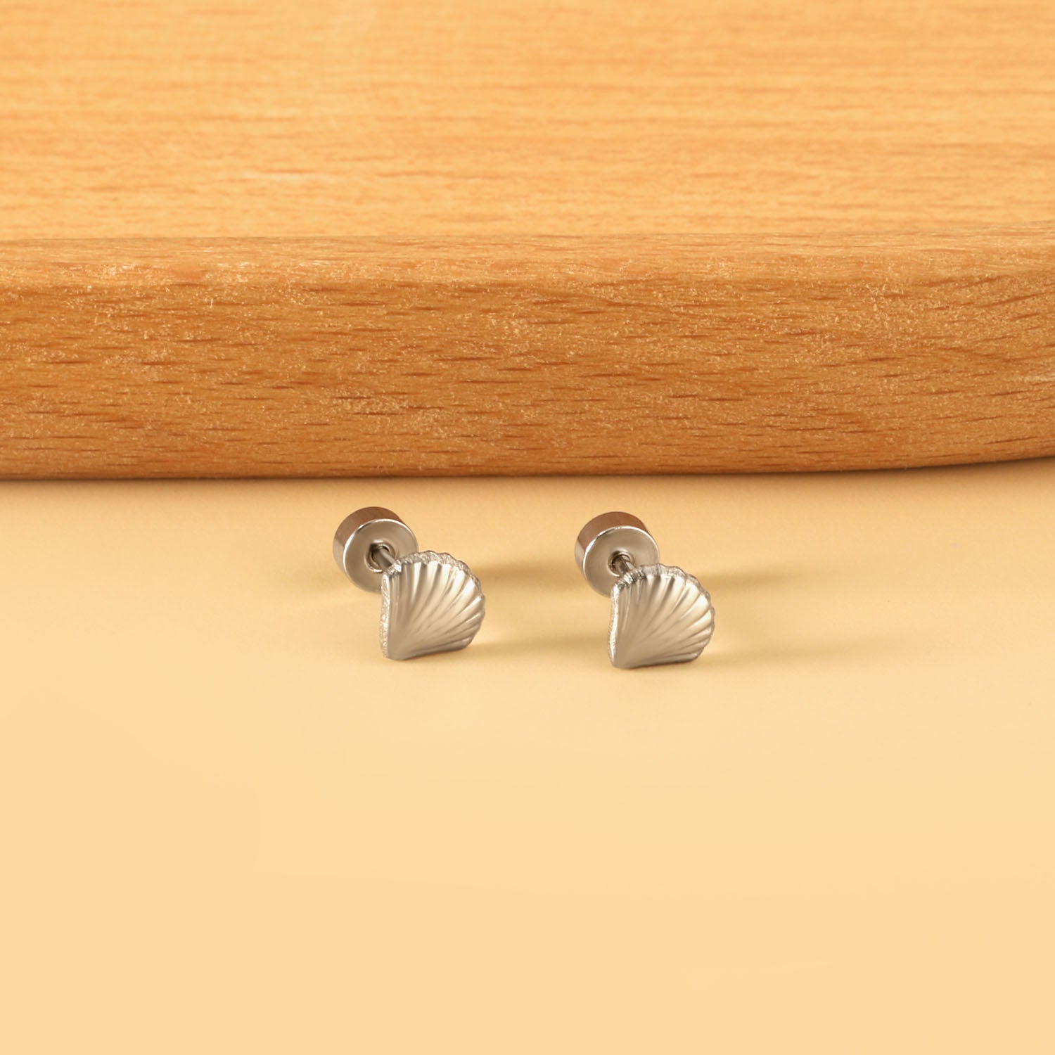 Damen Ohrstecker im stilvollen Muschel-Design Shop Nory