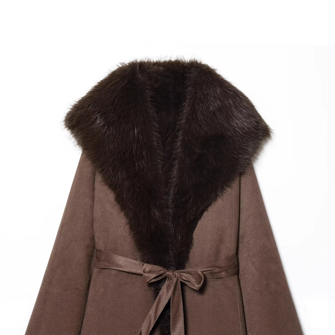 Damen Langer Lammfellimitat-Mantel mit Kapuze, Bindegürtel und Faux‑Fur‑Besatz Shop Nory