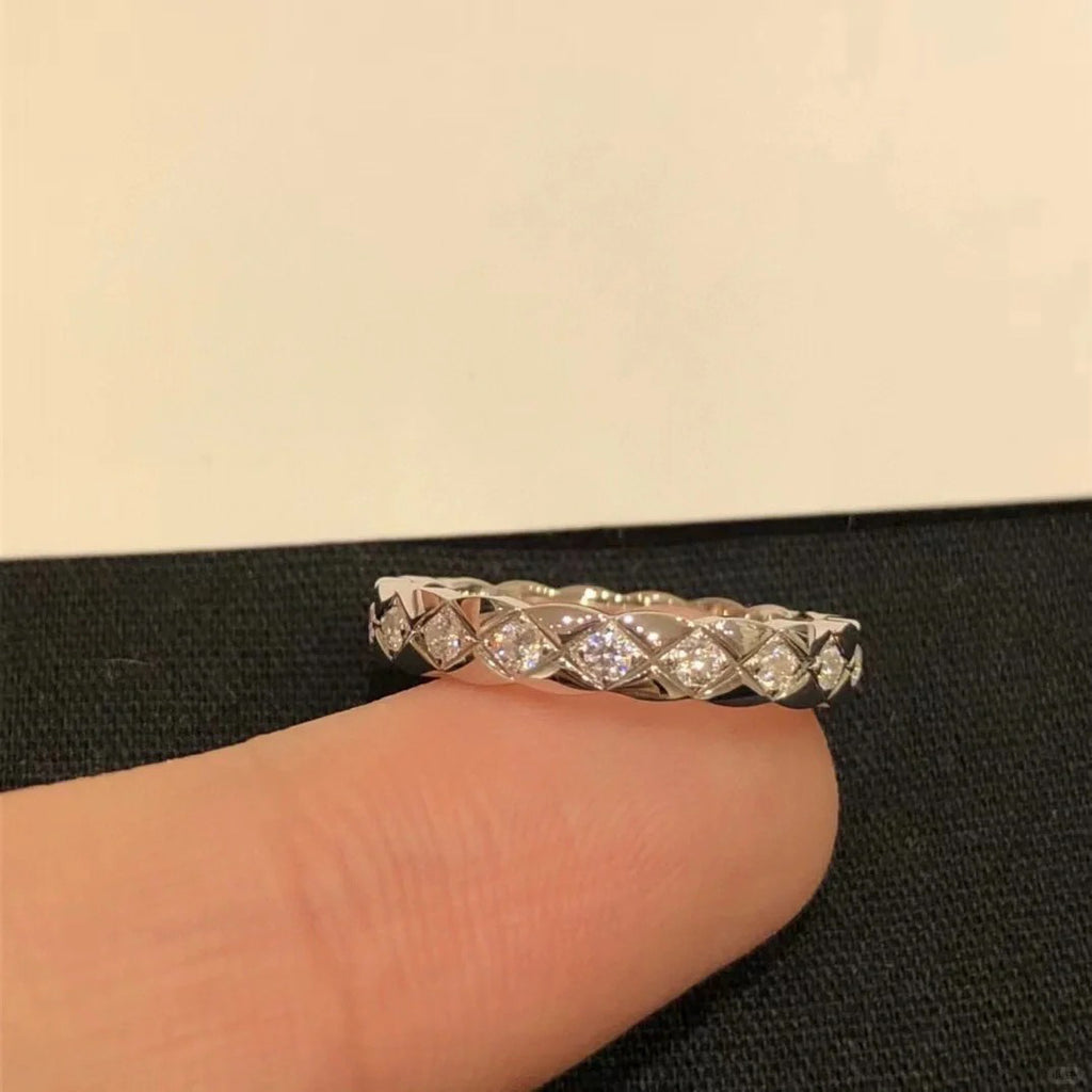 Damen zierlicher Kristallring mit elegantem Zickzackmuster Shop Nory