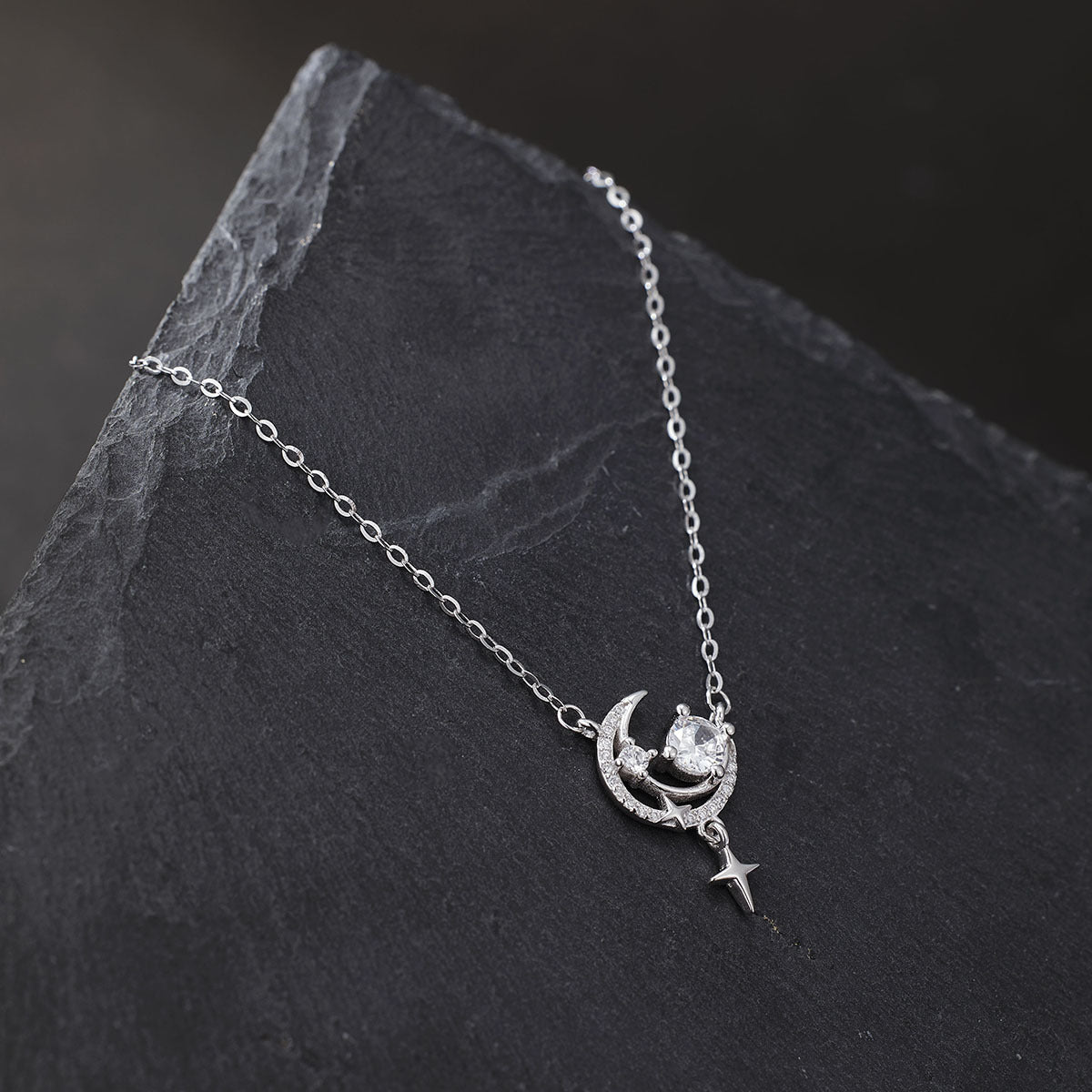 Damen Halskette mit elegantem Mond- und Sternenanhänger Shop Nory