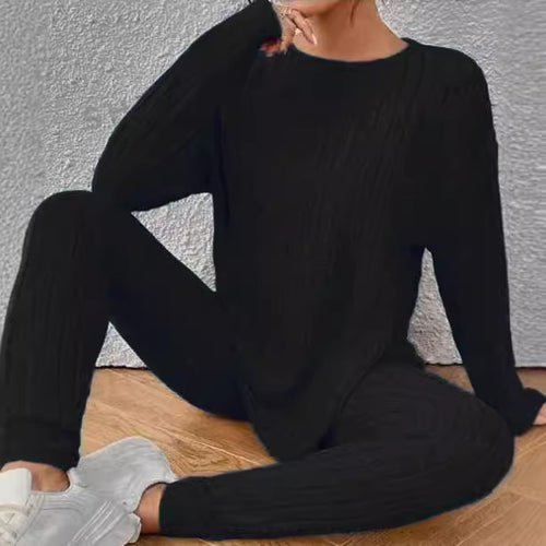 Damen Geripptes Feinstrick-Relax-Set mit Oversize-Pullover und schlanker Joggerhose Shop Nory