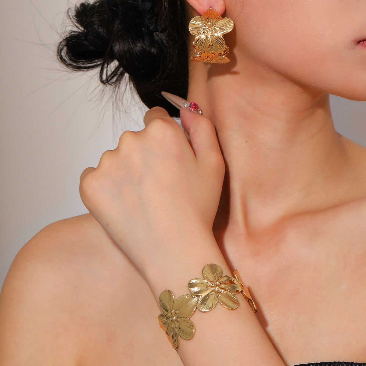 Damen Schmuckset mit kunstvollem Blumenmotiv Shop Nory