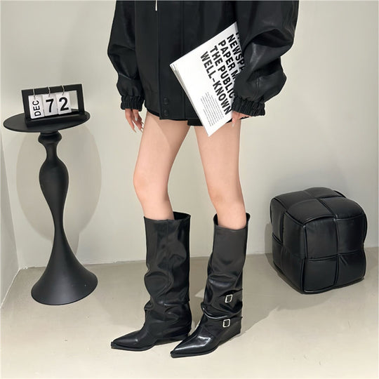 Damen Slouch-Kniehohe Stiefel mit spitzer Zehenform, dekorativen Schnallen und sculpted Blockabsatz Shop Nory