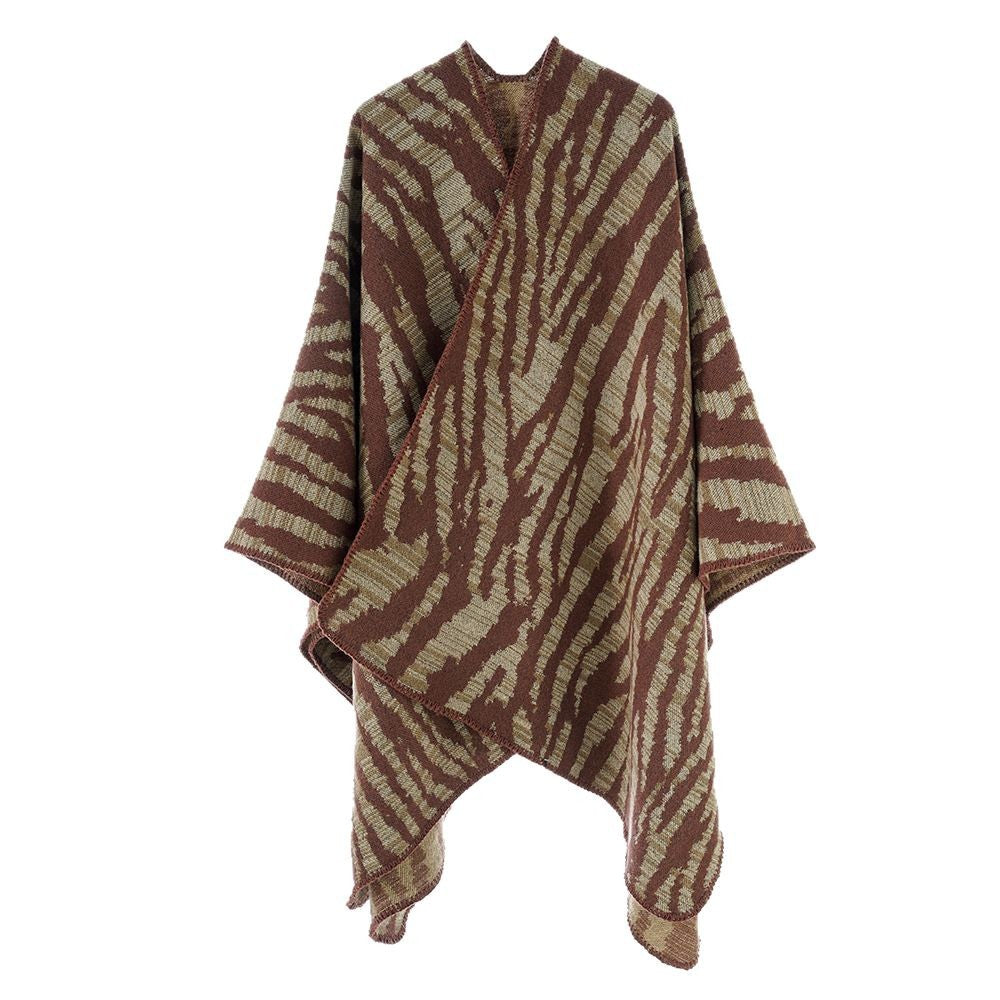 Damen Rechteckiger Ruana‑Überwurf mit ausgefallenem Animal‑Jacquard und offener Drapierung Shop Nory