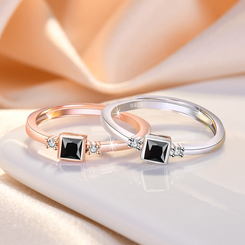 Damenring mit elegantem, quadratischem Zirkonia und funkelnden Akzenten Shop Nory