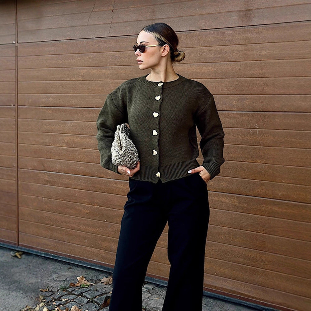 Damen Kurze Strickjacke mit Herzknöpfen, strukturierter Feinstrick-Optik & geripptem Saum Shop Nory