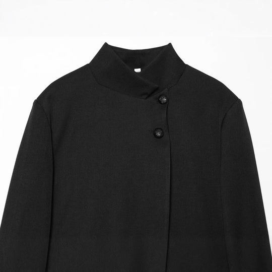 Damen Kurz geschnittener Blazer mit Stehkragen, asymmetrischem Verschluss und Paspeltaschen Shop Nory