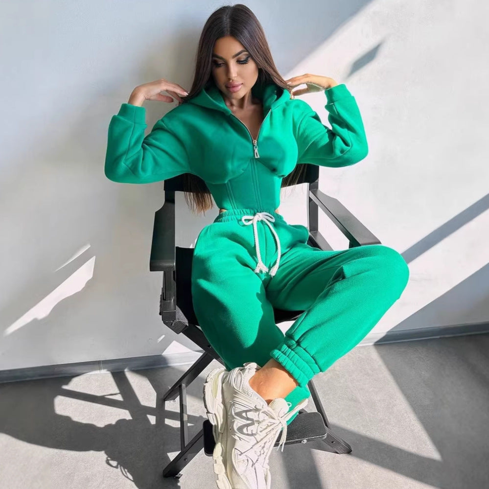 Damen Crop-Kapuzenjacke mit Korsagennaht und High-Waist Jogginghose Shop Nory