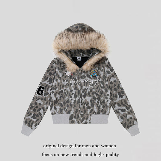 Damen Kapuzen-Sweatjacke mit Kunstfellbesatz, Leo-Allover und Reißverschluss Shop Nory