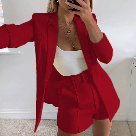 Damen Zweiteiliges maßgeschneidertes Blazer‑Set mit hochtaillierten Shorts und Gürtel Shop Nory