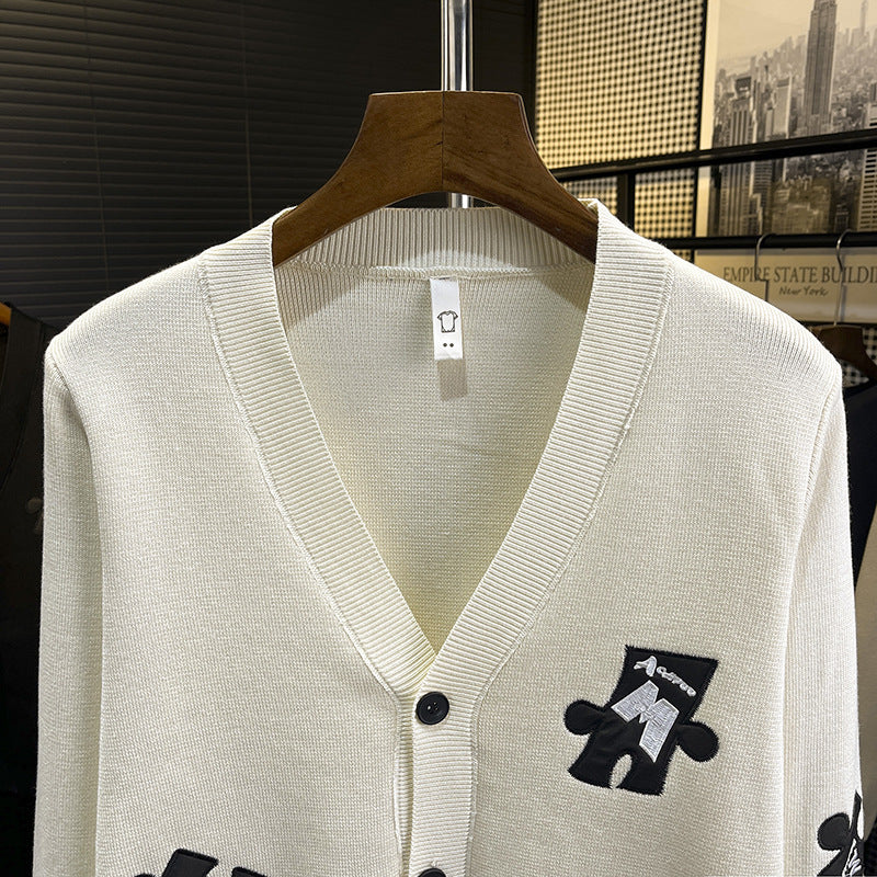 Herren Strick-Cardigan mit V‑Ausschnitt und dekorativen Puzzle‑Applikationen Shop Nory