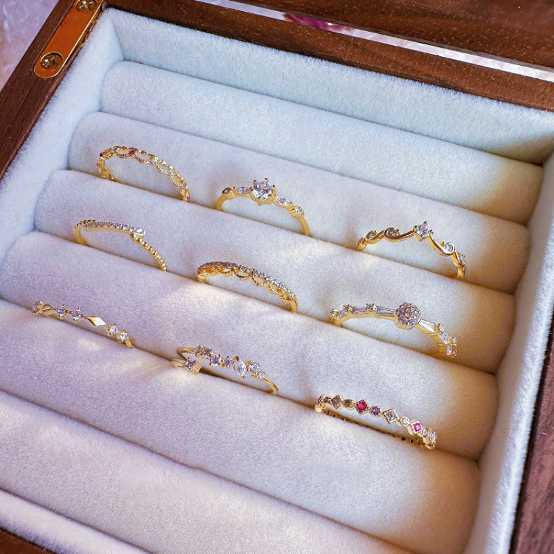 Damenring mit funkelndem Zirkonia-Akzent und elegantem Doppelband Shop Nory