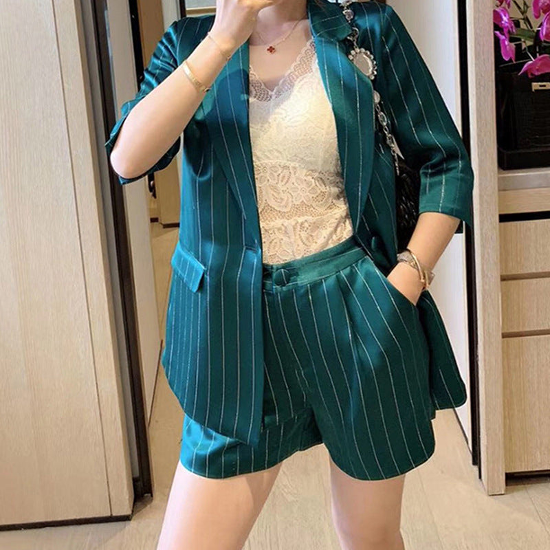 Damen Elegantes Blazer- und Shorts-Set Shop Nory