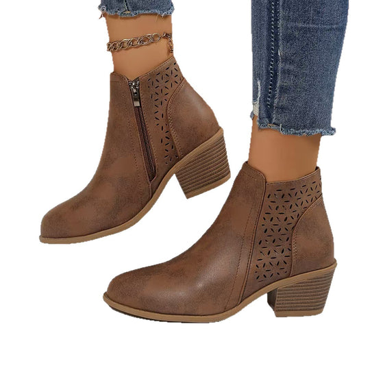 Damen Stiefeletten mit laserperforiertem Blattmuster, Wildlederoptik und mittlerem Blockabsatz Shop Nory