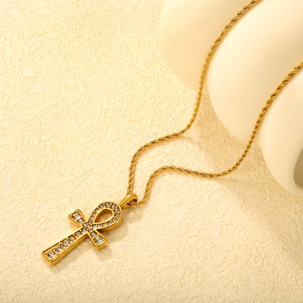 Damen Halskette mit kunstvollem Ankh-Anhänger und funkelnden Zirkonia Shop Nory