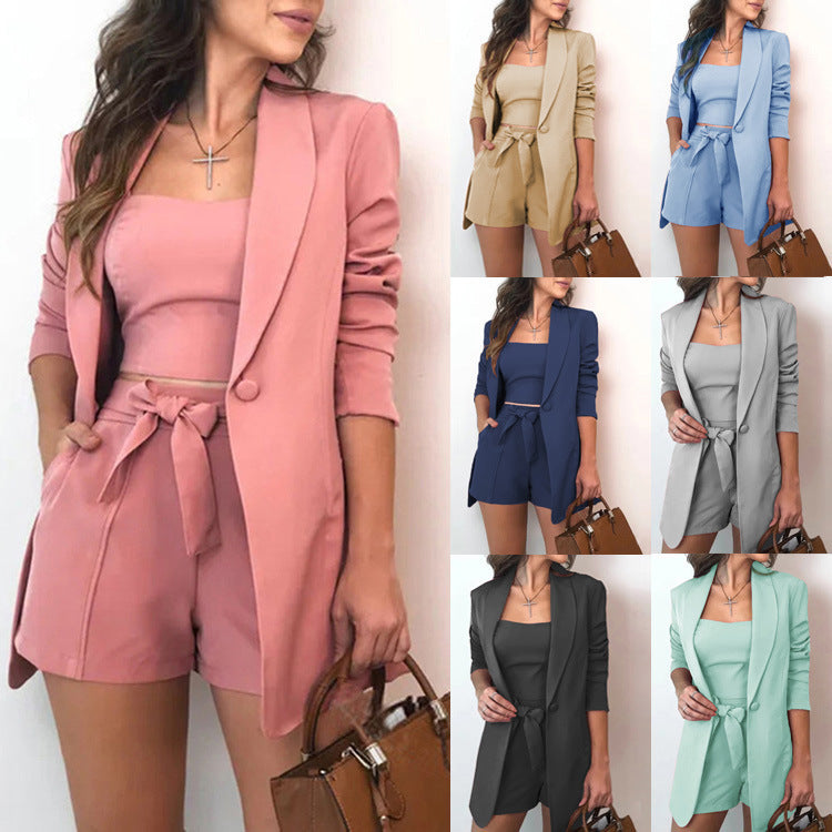 Damen Dreiteiliges Blazer-Set mit Longblazer, Crop-Top und Paperbag-Shorts Shop Nory