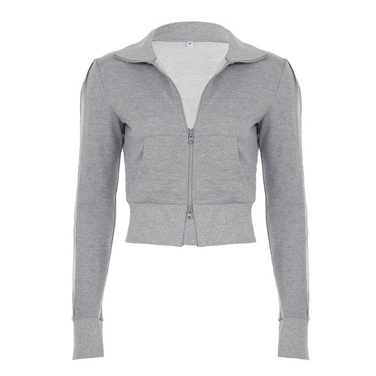 Damen nan taillierte Cropped-Kapuzenjacke mit durchgehendem Reißverschluss, elastischem Abschlussbund und dekorativem College-Print Shop Nory