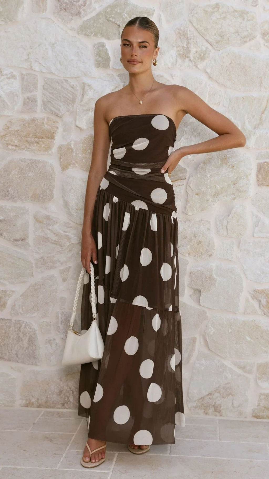 Damen Maxikleid mit schulterfreiem Schnitt und verspieltem Punktenmuster