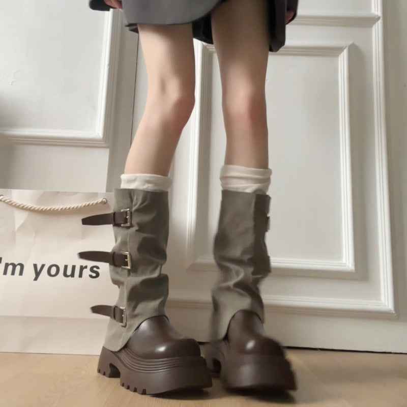 Damen Boots mit modischer Schnallenverzierung und robustem Plateau-Heel