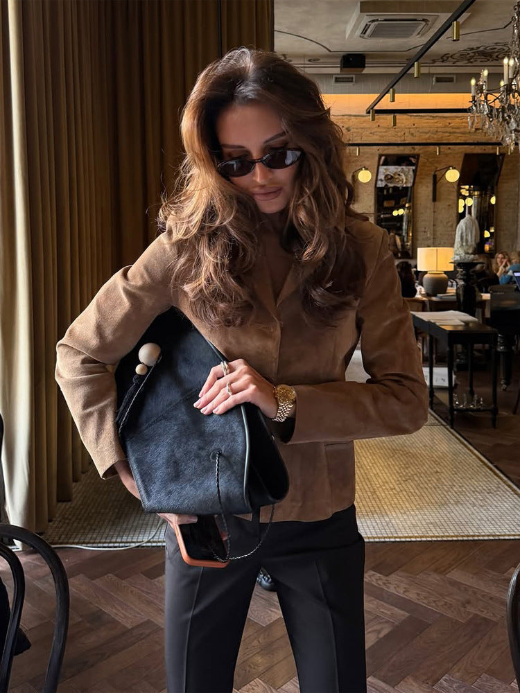 Damen Taillierter Wildleder-Blazerjacke mit Hemdkragen und minimalistischen Ziernähten Shop Nory