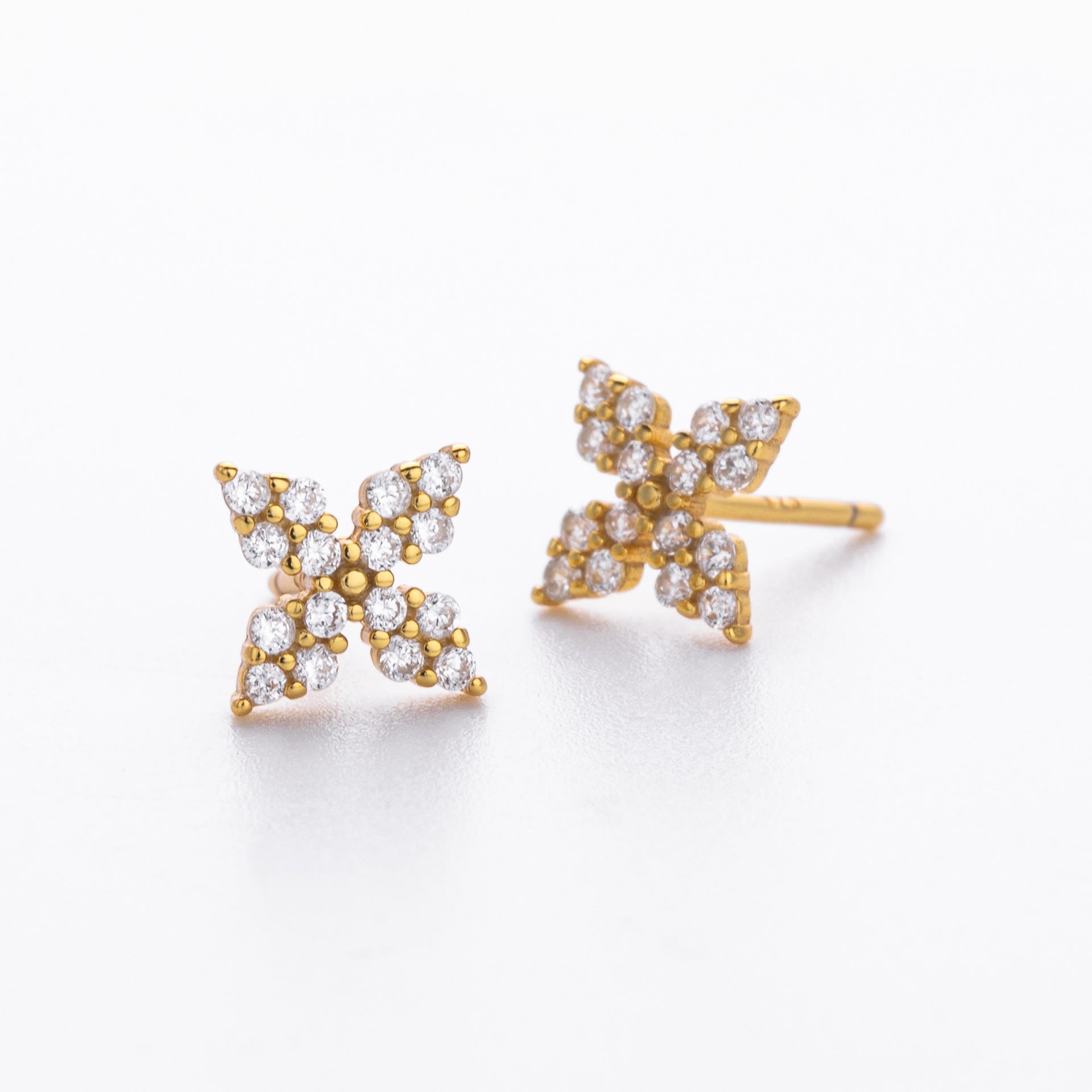 Damen Ohrstecker mit funkelnden Zirkonblüten aus 925 Sterling Silber Shop Nory