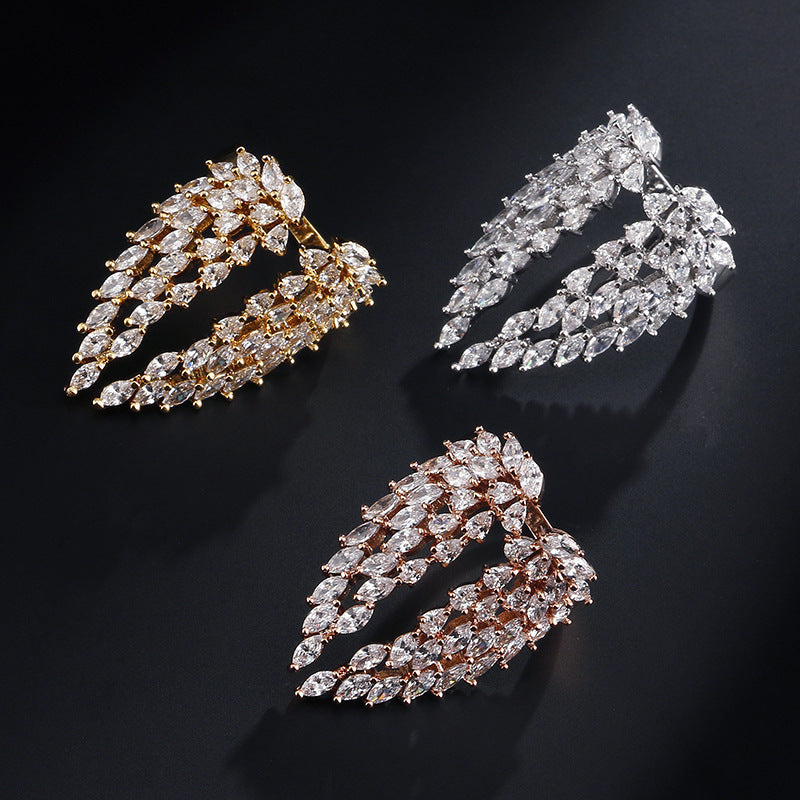 Damen Glamouröser Ring mit funkelnden Zirkonia-Steinen Shop Nory