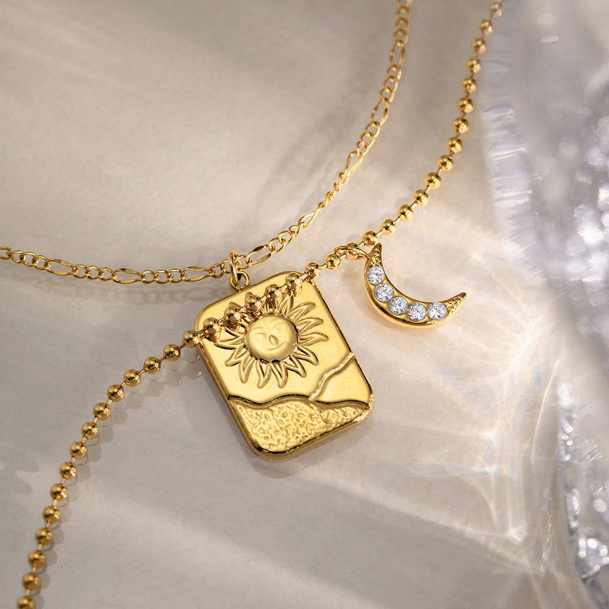 Damen Mehrlagige Halskette mit Sonnen- und Mondanhängern Shop Nory
