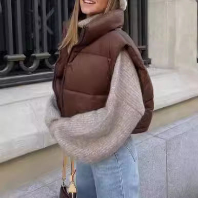 Damen cropped Daunenweste mit hohem Kragen und praktischen Taschen