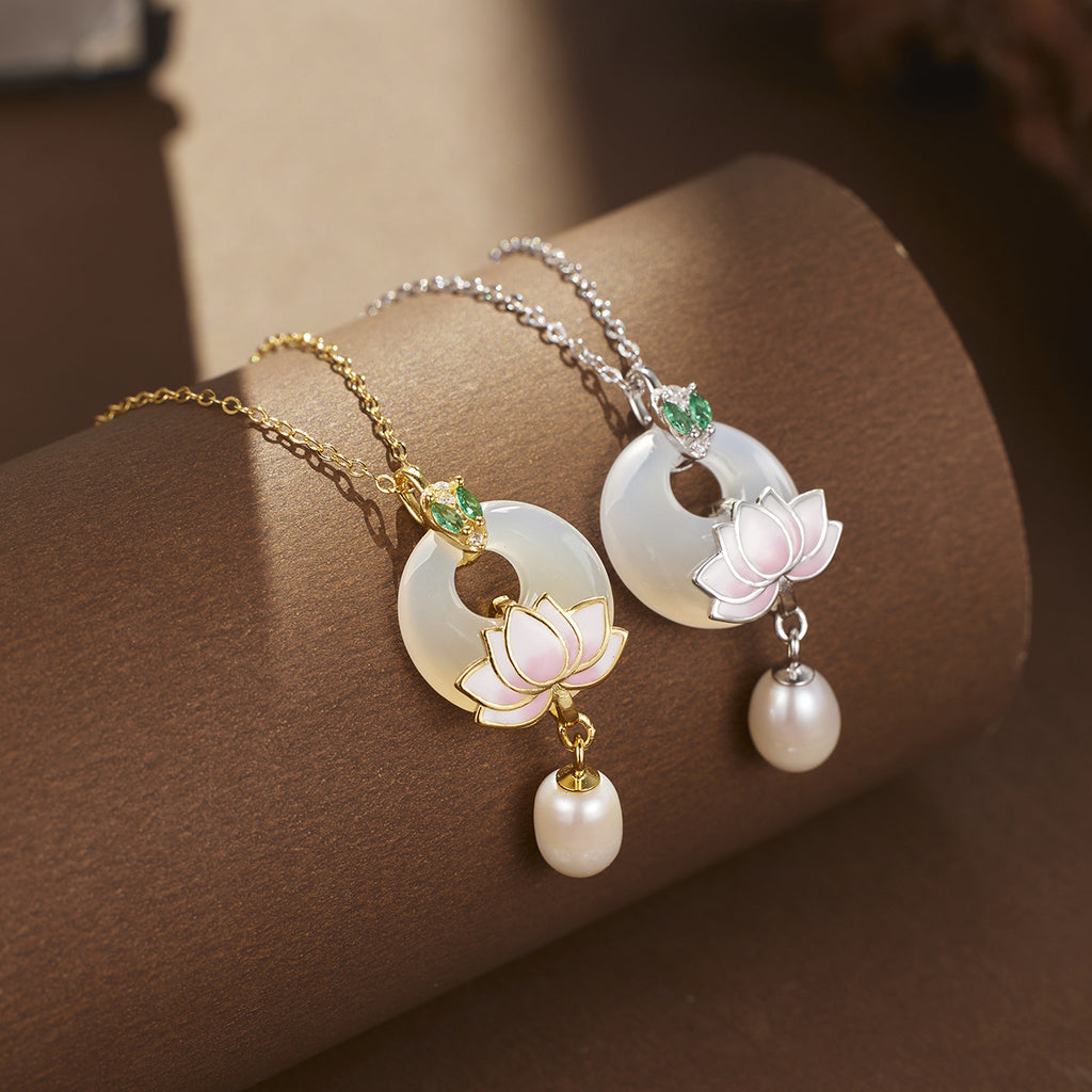Damen Halskette mit elegantem Lotus-Anhänger und Perle Shop Nory