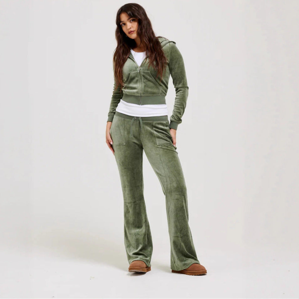 Damen Samtvelours Cropped-Zipjacke mit Kängurutasche und hochgeschnittener Bündchenhose Shop Nory