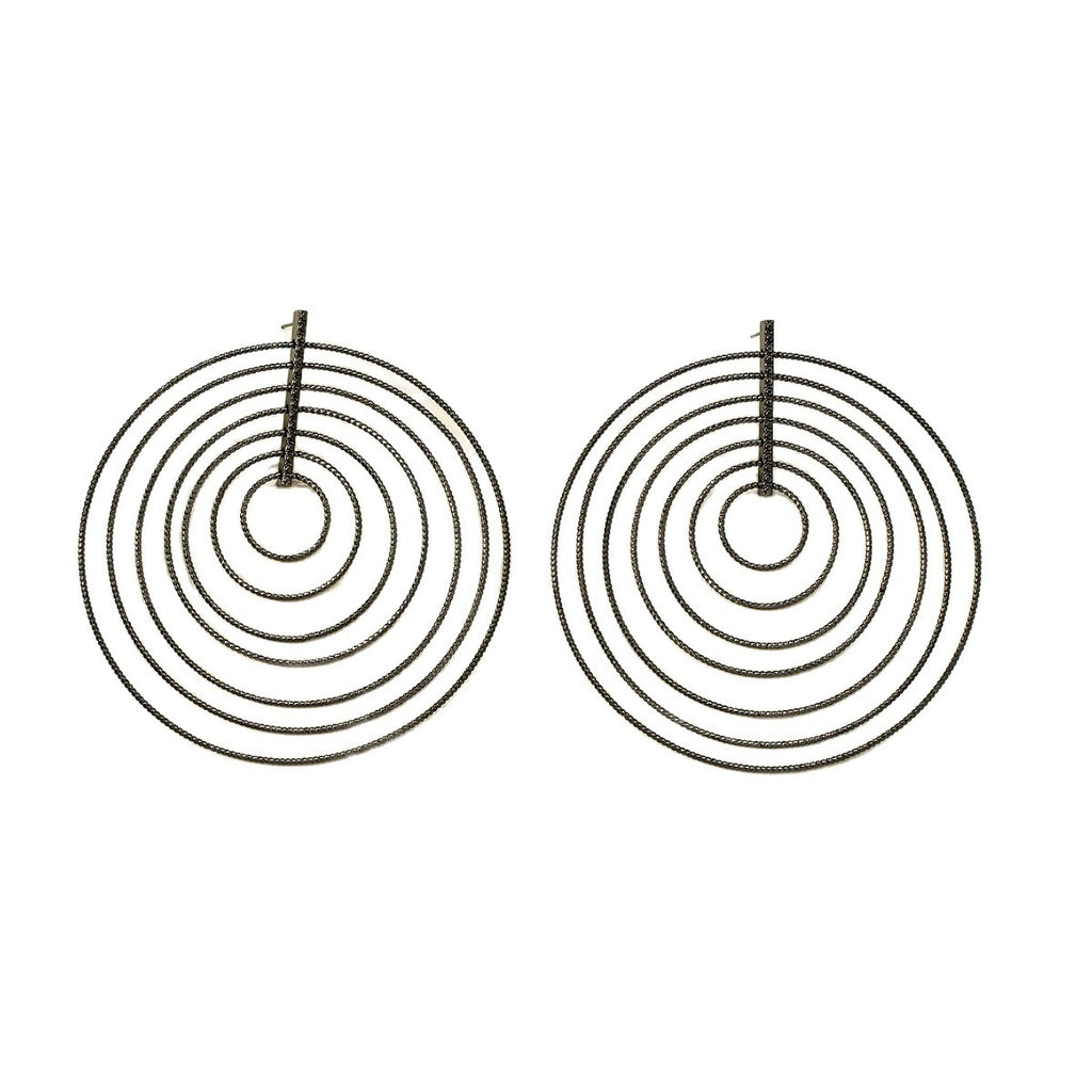 Damen Ohrringe mit geschichteten, kreisförmigen Designelementen Shop Nory