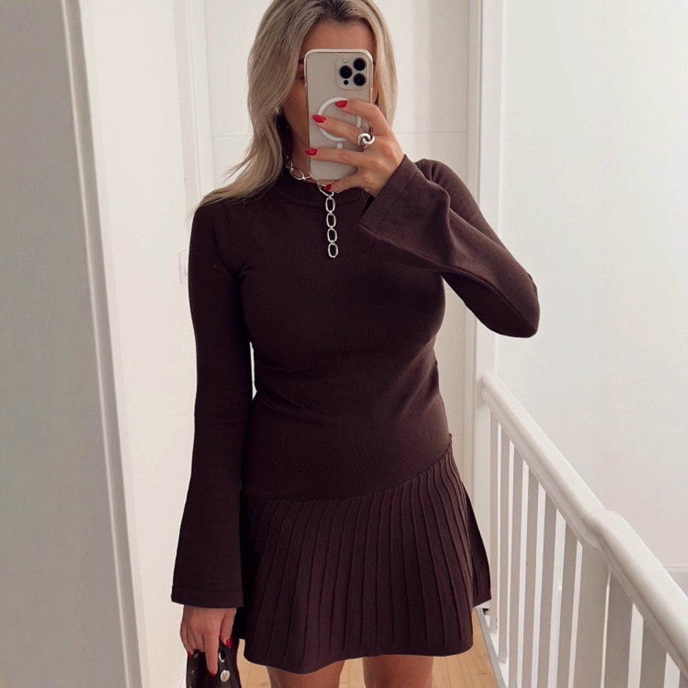 Damen Tailliertes Feinstrick-Minikleid mit Plissée-Rock und ausgestellten Ärmeln Shop Nory