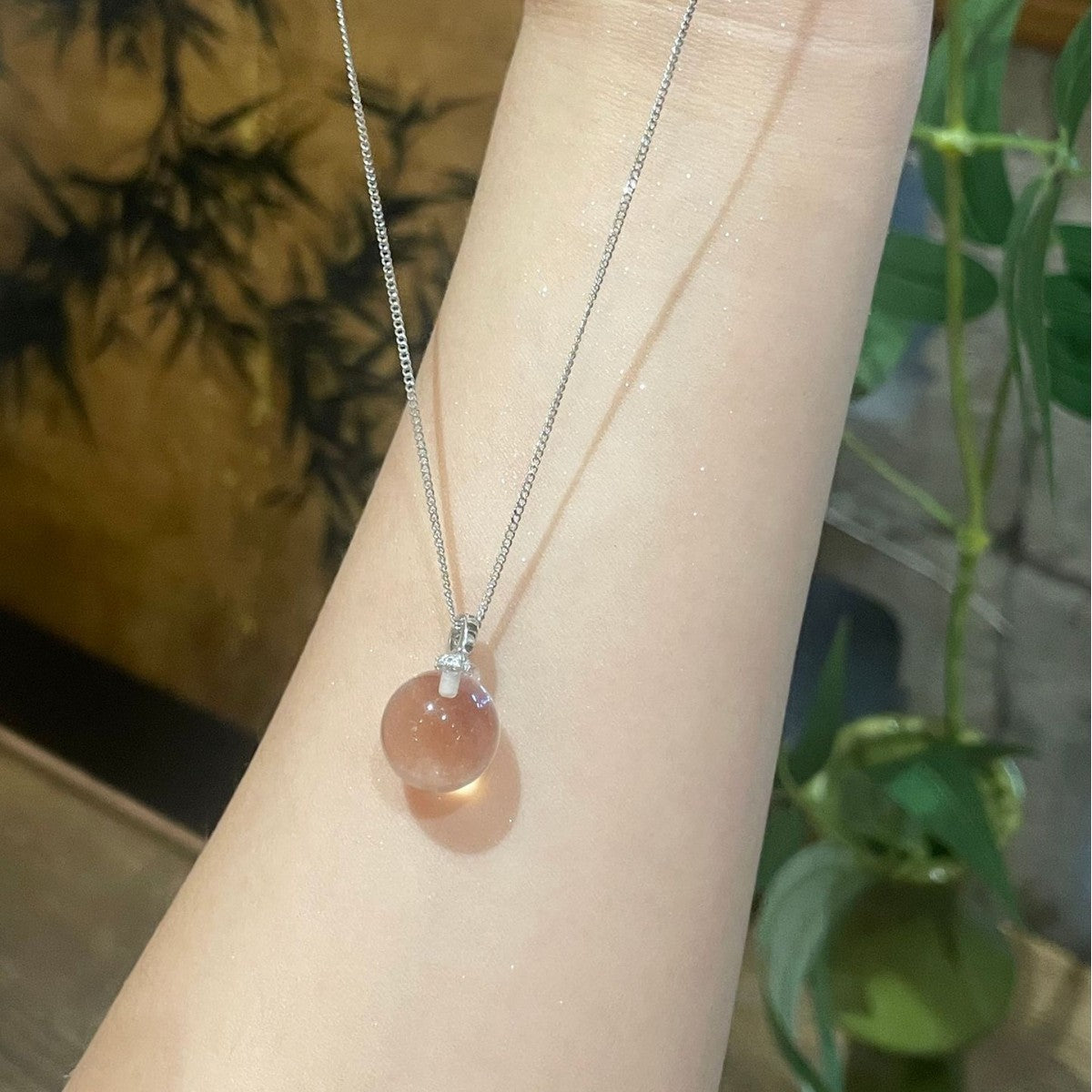Damen Halskette mit elegantem, runden Anhänger aus hochwertigem Halbedelstein Shop Nory
