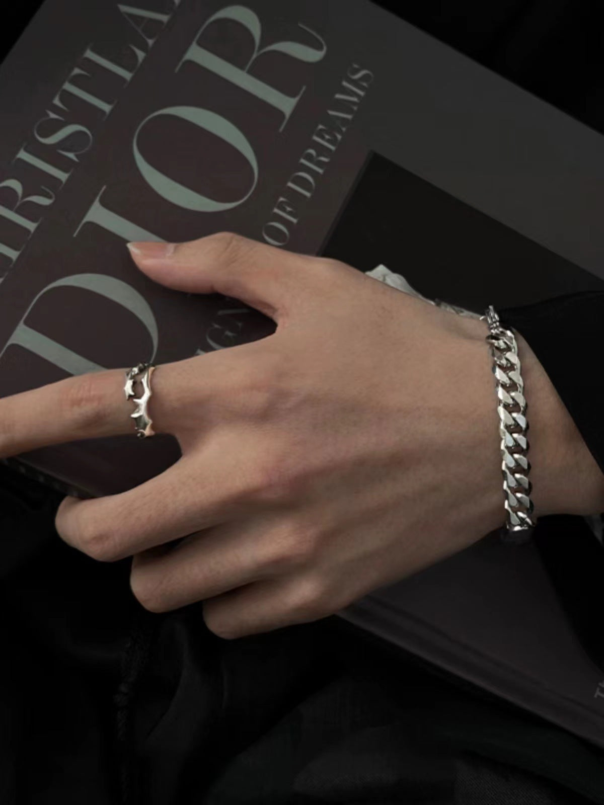 Damen kreativ gestalteter Ring mit kunstvollem Wellenmuster Shop Nory